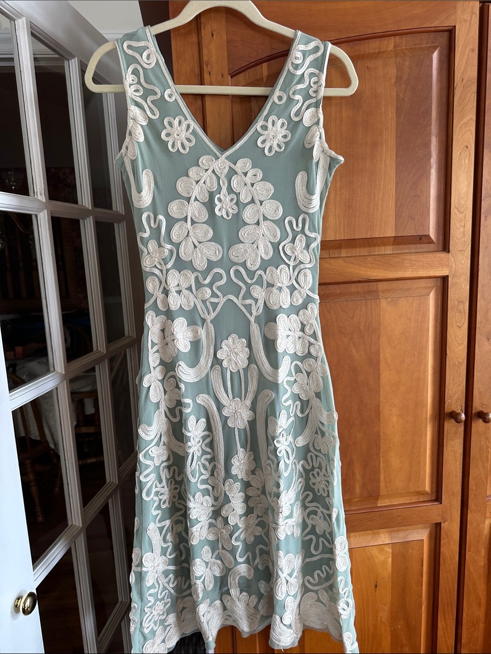 Sundance NWOT Sleeveless Sky Pale Green Knit base W/ Mesh Soutache Overlay, sz S